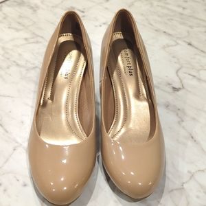 Comfort Plus "Predictions" Beige/Tan shoe Size 7 1/2